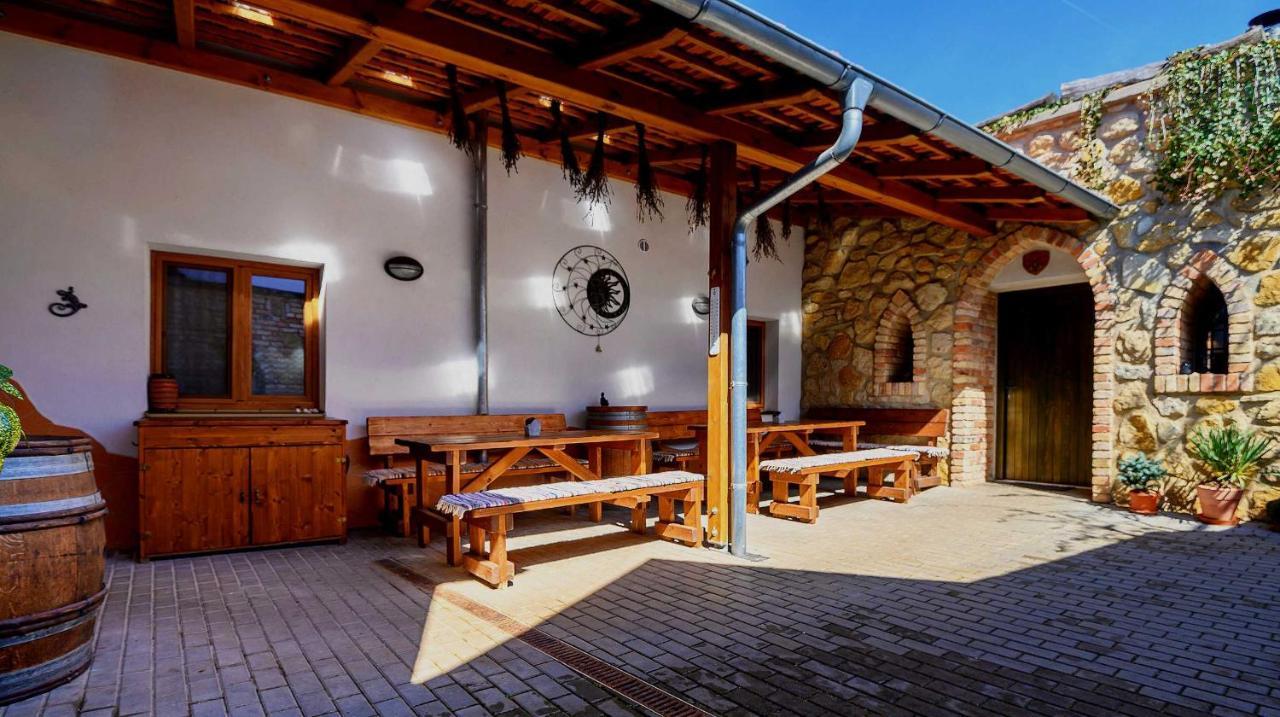 Penzion U Tri Ruzi Vrbice Exterior foto