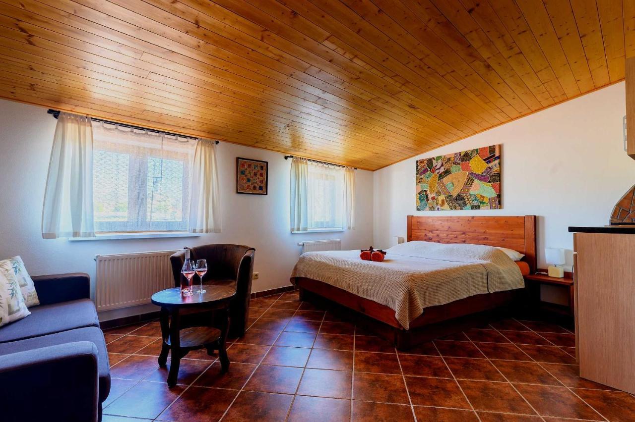 Penzion U Tri Ruzi Vrbice Exterior foto